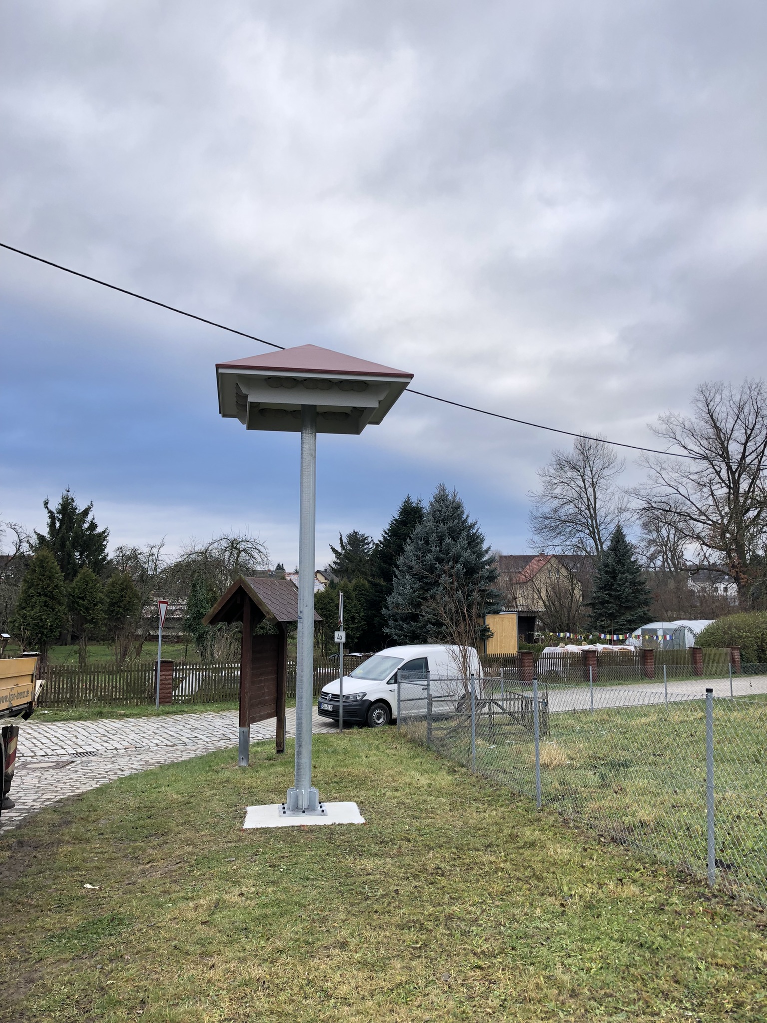 2023 04 11 - SH 4-48 4-eckige Schwalbenhäuser